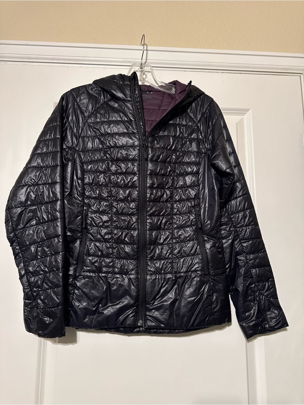 Lightweight Quilted Hooded Puffer Jacket - Black